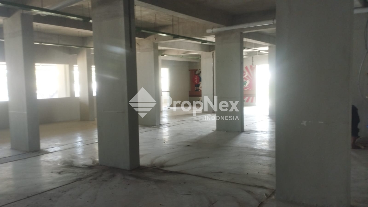 GEDUNG KOMERSIAL PREMIUM NOL JALAN DI PANDAAN — foto 7